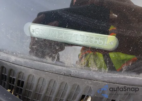 2004 Pontiac Gto z USA, uszkodzony, nr VIN 6G2VX12G54L303661